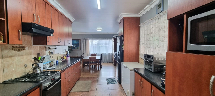 3 Bedroom Property for Sale in Langenhovenpark Free State